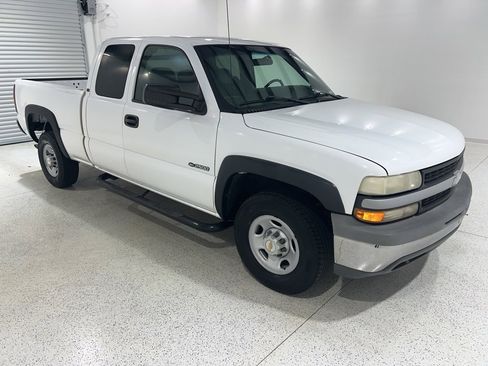 Used 2000 Chevrolet Silverado 2500 W/T w/ Firm Ride Suspension Pkg image 7