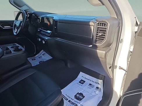 Used 2024 GMC Sierra 1500 SLT image 40