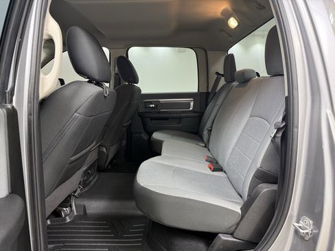 Used 2021 RAM 1500 Classic SLT image 19