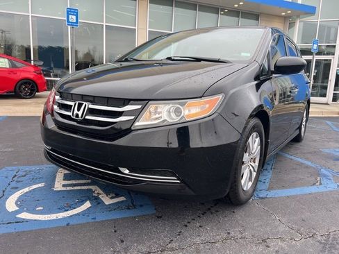 Used 2016 Honda Odyssey SE image 2