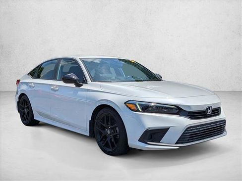 Used 2023 Honda Civic Sport image 4