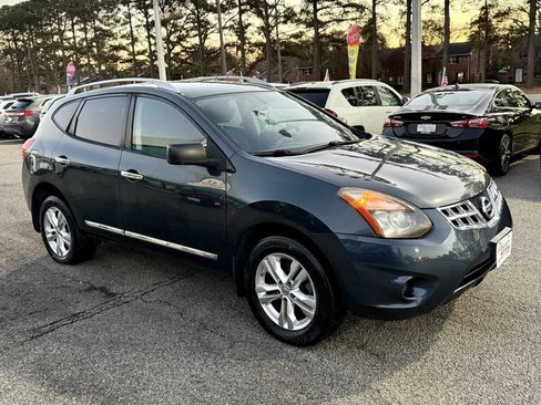 Used 2015 Nissan Rogue S w/ Convenience Package image 3