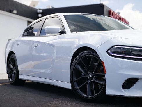 Used 2019 Dodge Charger Scat Pack RWD image 2