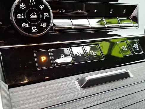 Used 2025 Nissan Armada PRO-4X AWD/4WD image 17