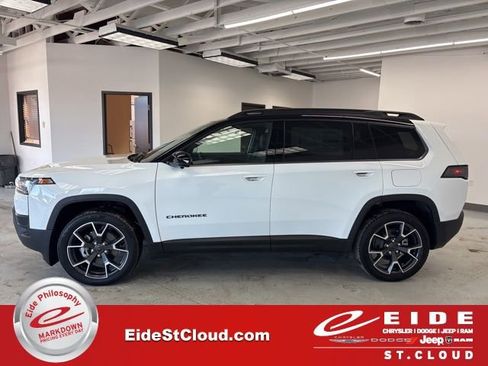 New 2026 Jeep Cherokee Overland image 4