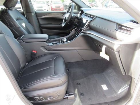 New 2026 Jeep Grand Cherokee L Limited image 10