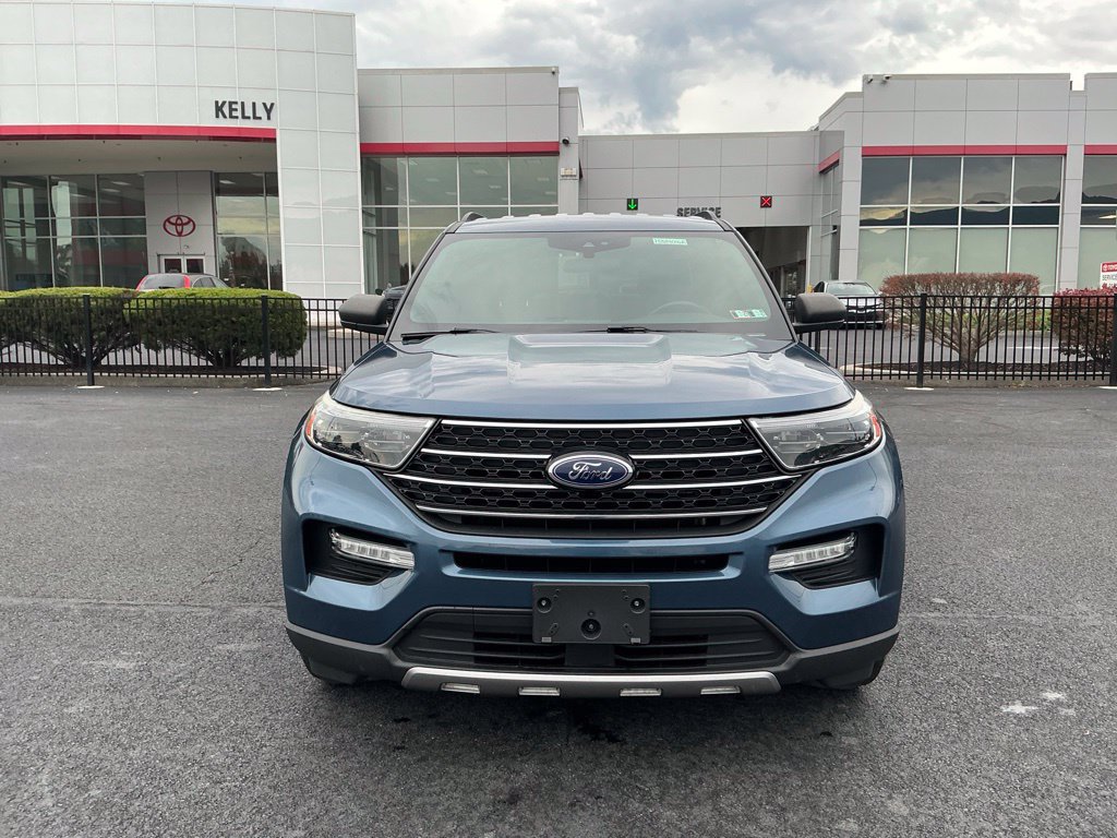 Used 2020 Ford Explorer XLT w/ Equipment Group 202A AWD/4WD image 2