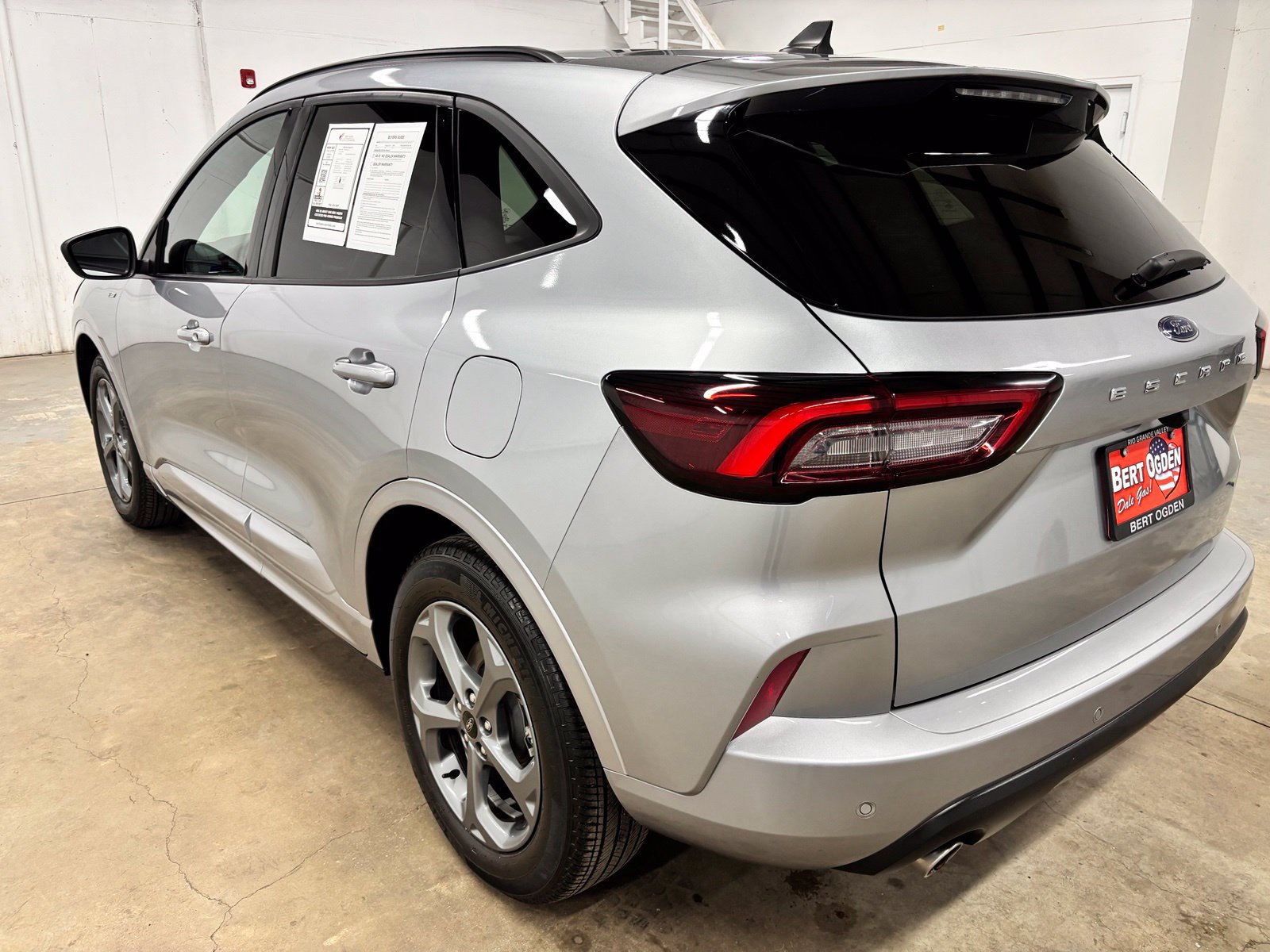 Used 2024 Ford Escape ST-Line w/ Tech Pack #1 FWD image 4