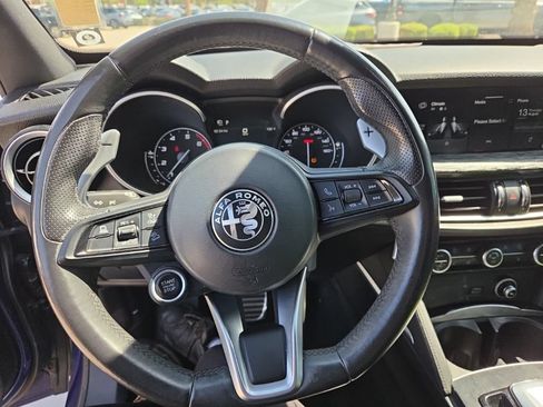 Used 2022 Alfa Romeo Stelvio Sprint RWD image 11