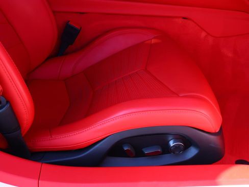 Used 2025 Chevrolet Corvette Stingray Premium Conv w/ Z51 Performance Package image 17