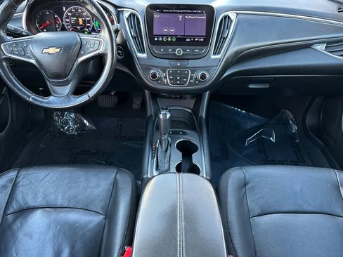 Used 2019 Chevrolet Malibu Hybrid w/ Leather Package image 14