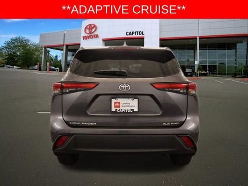 Used 2021 Toyota Highlander XLE AWD/4WD image 5