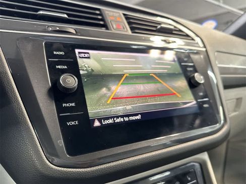 Used 2024 Volkswagen Tiguan SE R-Line image 19