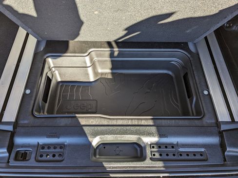 Used 2020 Jeep Wrangler Unlimited Rubicon image 48