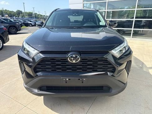 Used 2025 Toyota RAV4 XLE AWD/4WD image 2