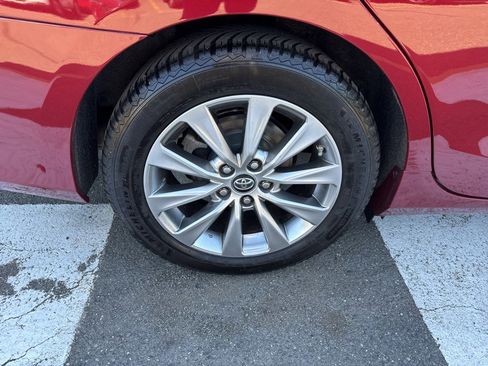 Used 2017 Toyota Camry XLE FWD image 11