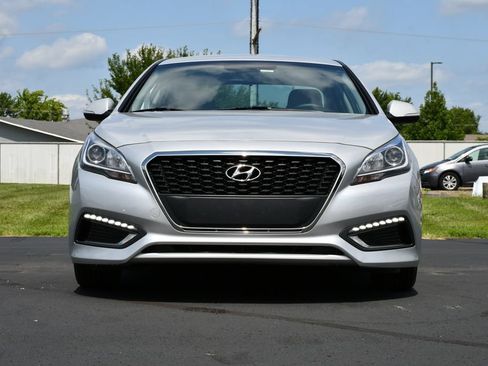 Used 2016 Hyundai Sonata SE FWD image 2