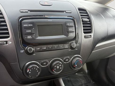 Used 2018 Kia Forte LX FWD image 18
