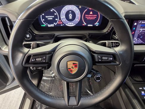 Certified 2024 Porsche Cayenne AWD/4WD image 16