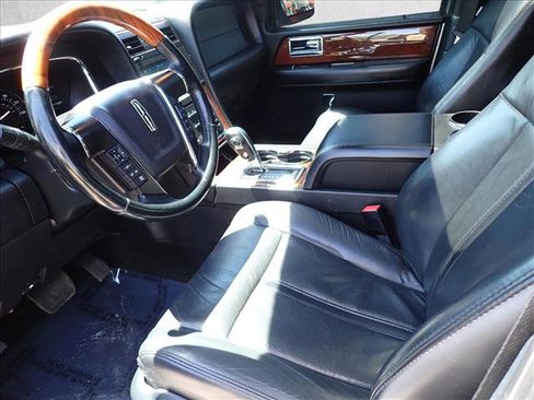 Used 2016 Lincoln Navigator Select AWD/4WD image 14