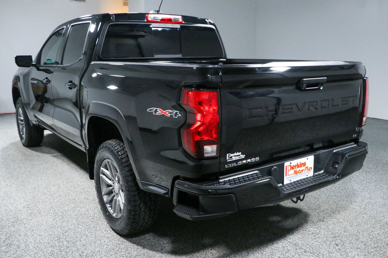 Used 2023 Chevrolet Colorado LT w/ LT Convenience Package AWD/4WD image 9