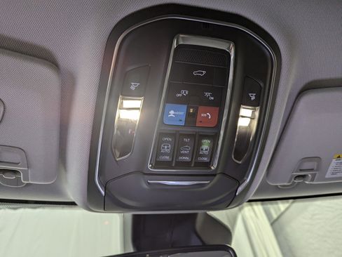 Used 2023 Jeep Grand Cherokee 4WD 4xe image 21