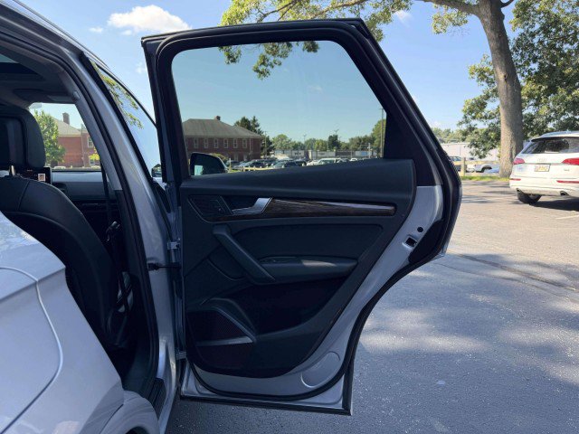 Used 2018 Audi Q5 2.0T Premium Plus w/ Premium Plus Package AWD/4WD image 25