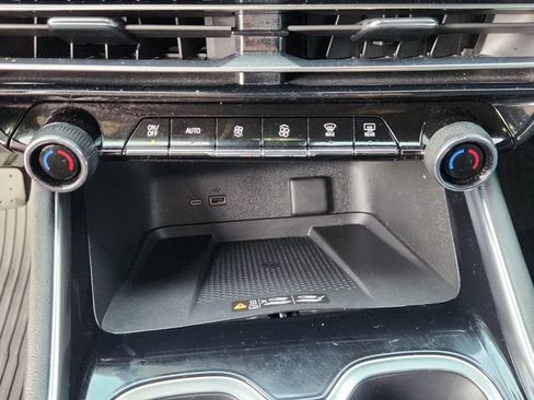 Used 2024 Chevrolet Traverse Z71 w/ LPO, Floor Liner Package AWD/4WD image 18