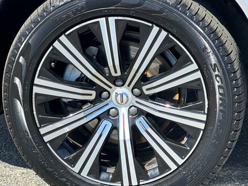 Certified 2023 Volvo XC90 B5 Core image 34