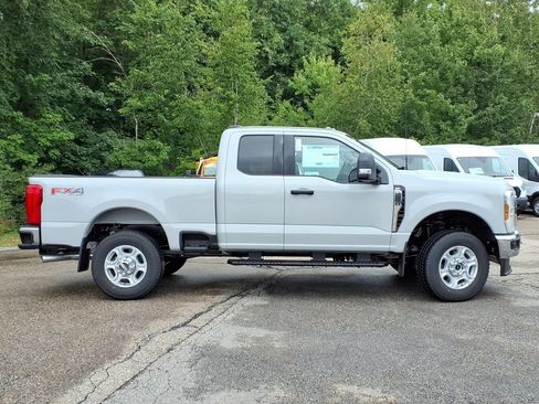 New 2026 Ford F350 XLT w/ FX4 Off-Road Package AWD/4WD image 4