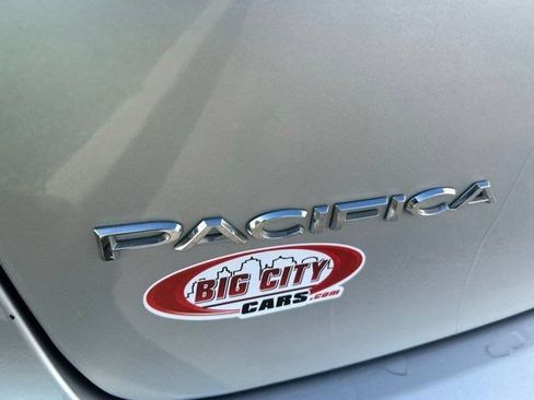Used 2023 Chrysler Pacifica Touring-L FWD image 62