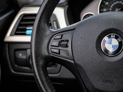 Used 2018 BMW 320i Sedan image 23