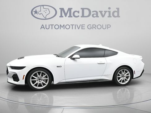 Used 2025 Ford Mustang GT Premium RWD image 5