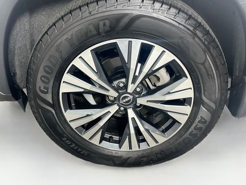 Used 2023 Nissan Rogue SV FWD image 11