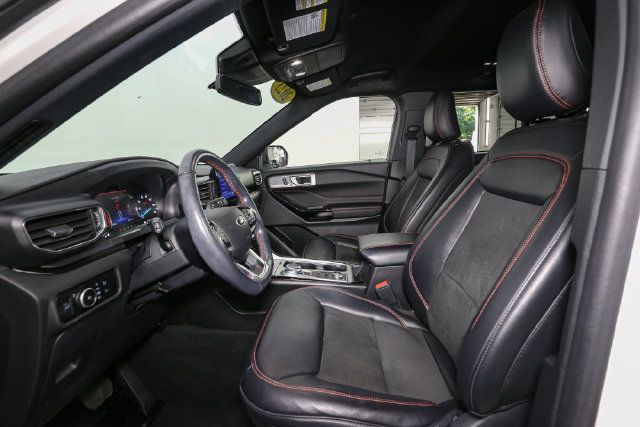 Used 2023 Ford Explorer ST-Line AWD/4WD image 40