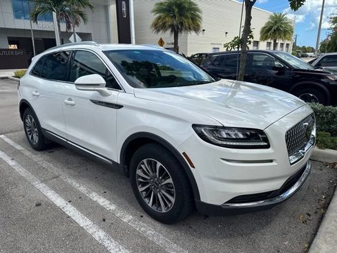 Certified 2022 Lincoln Nautilus FWD w/ Premium Package image 2