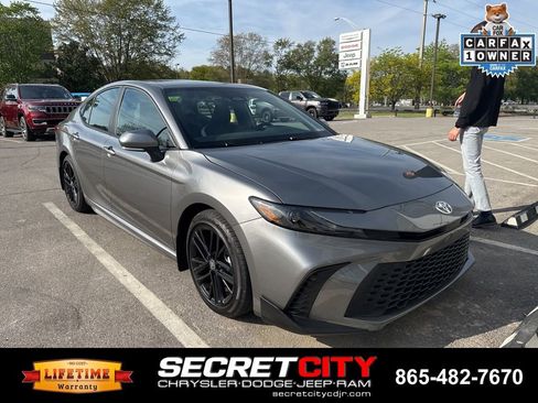 Used 2026 Toyota Camry SE image 6