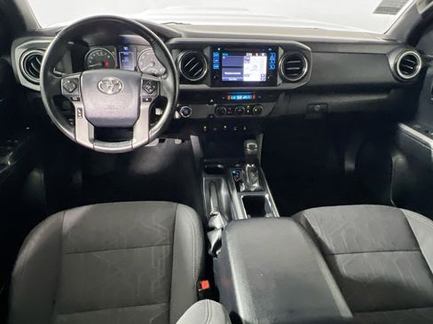 Used 2017 Toyota Tacoma TRD Sport image 30