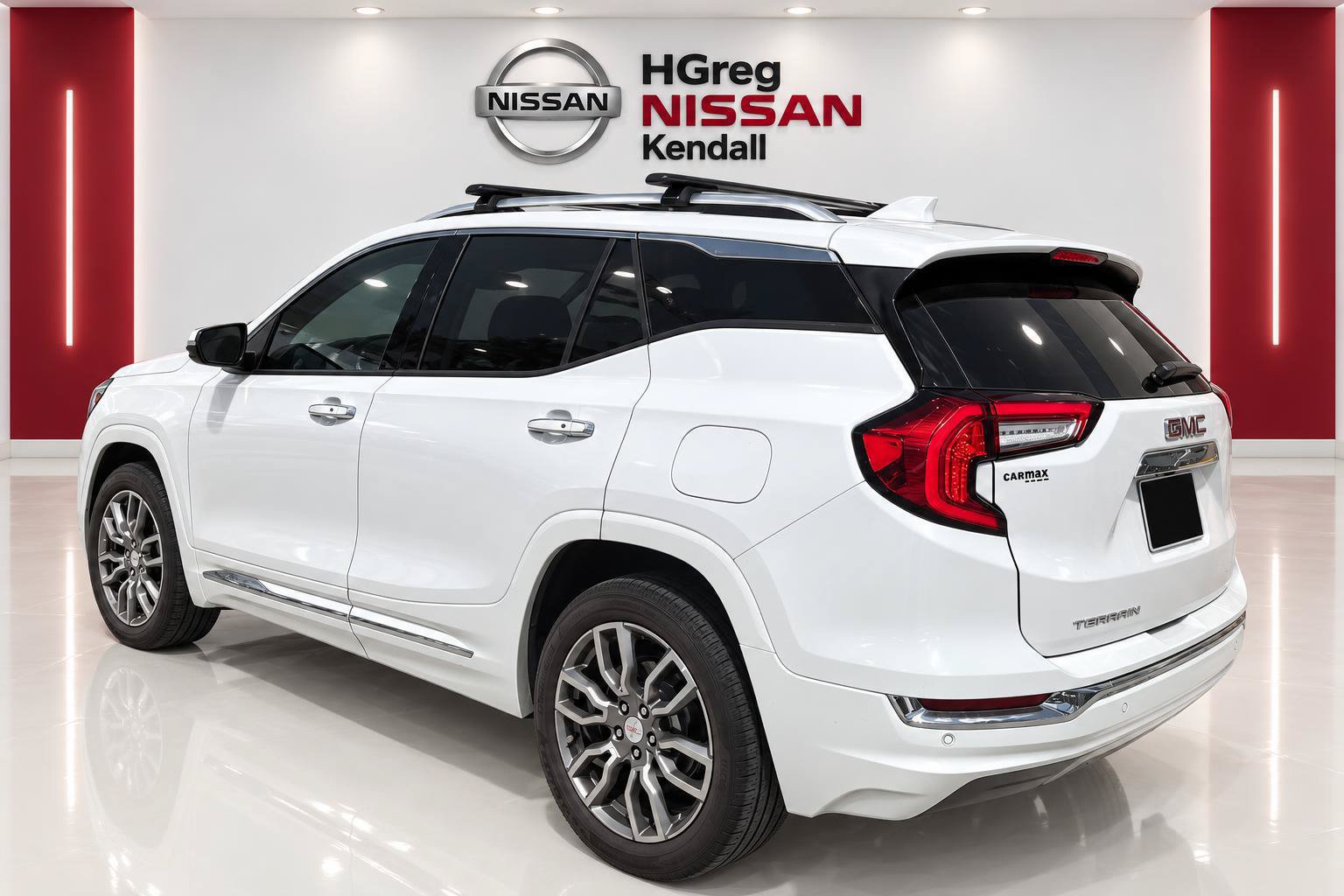 Used 2023 GMC Terrain Denali AWD/4WD image 2