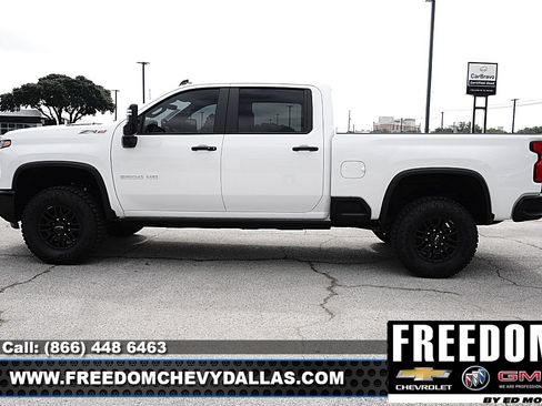 New 2026 Chevrolet Silverado 2500 ZR2 AWD/4WD image 4