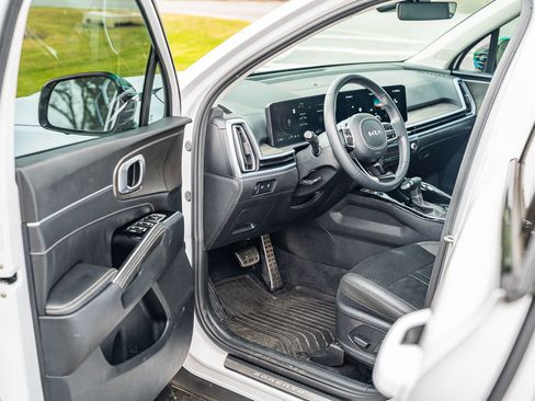 Certified 2024 Kia Sorento SX image 16