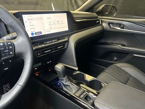Used 2025 Toyota Camry XSE FWD image 29