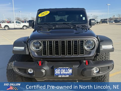 Used 2025 Jeep Wrangler Unlimited Rubicon w/ XTREMEE 35" Tire Package image 4