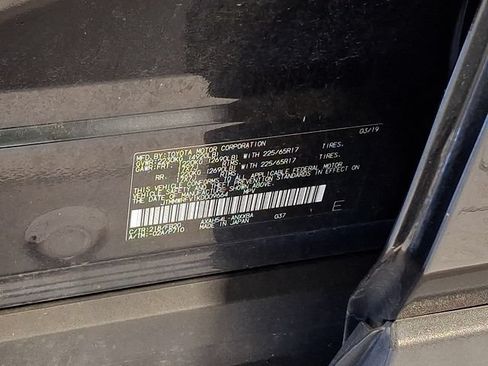 Used 2019 Toyota RAV4 LE w/ Carpet Mat Package AWD/4WD image 24