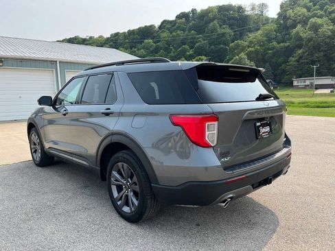Used 2023 Ford Explorer XLT w/ Equipment Group 202A image 8
