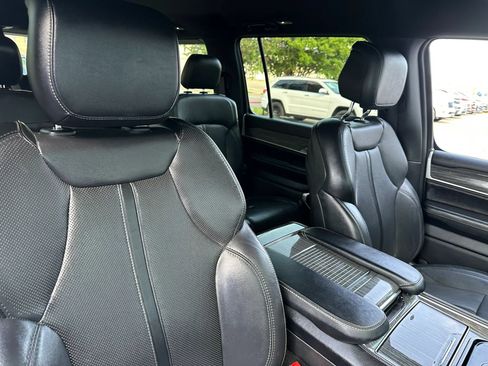 Used 2022 Jeep Wagoneer Series III w/ Flexible Seating Group RWD image 31