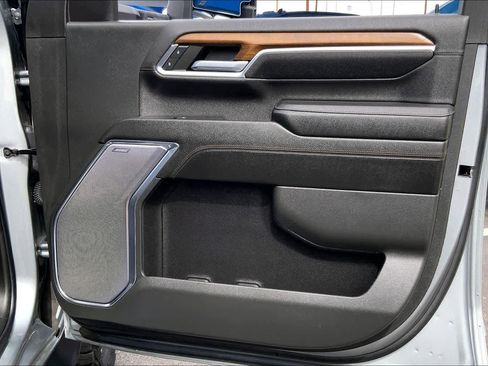 Used 2024 Chevrolet Silverado 3500 High Country w/ High Country Premium Package AWD/4WD image 23