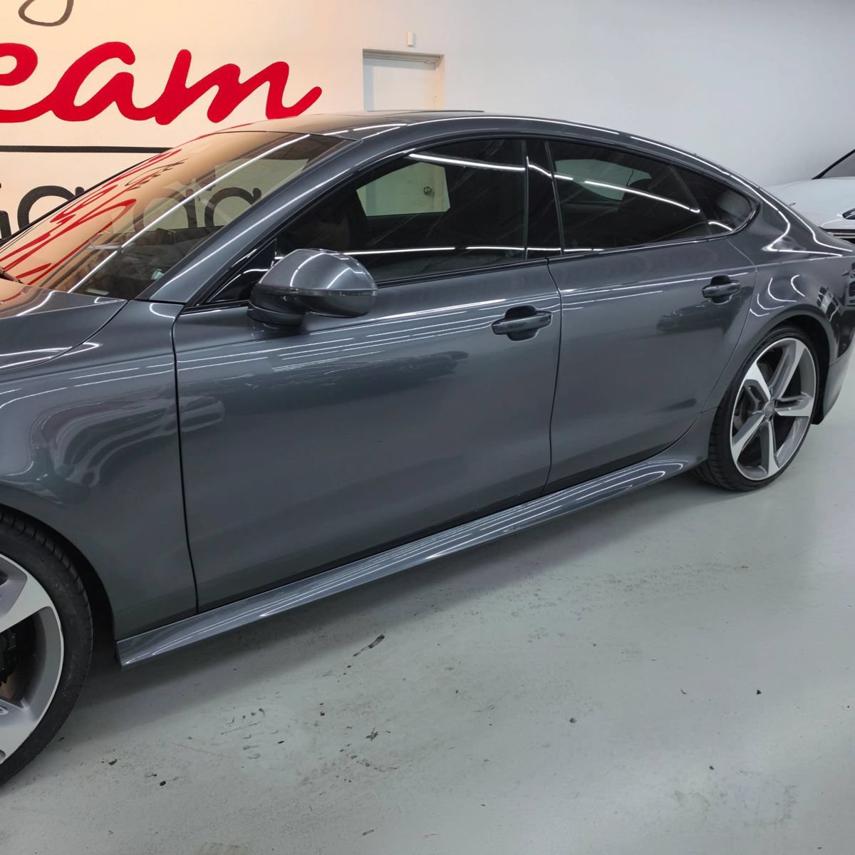 Used 2016 Audi RS 7 Prestige w/ Carbon-Optic Package AWD/4WD image 3