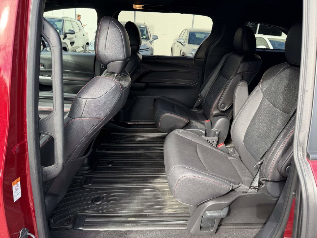Used 2026 Toyota Sienna XSE AWD/4WD image 15