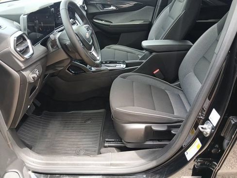 Used 2024 Chevrolet TrailBlazer LT w/ LT Cold Weather Package FWD image 26